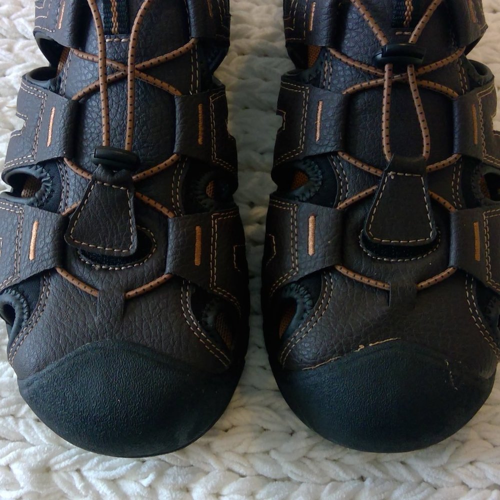 Men's Brown Closed-Toe Outdoor Fisherman Sandals - Casual Trail Comfort - Picture 5 of 9